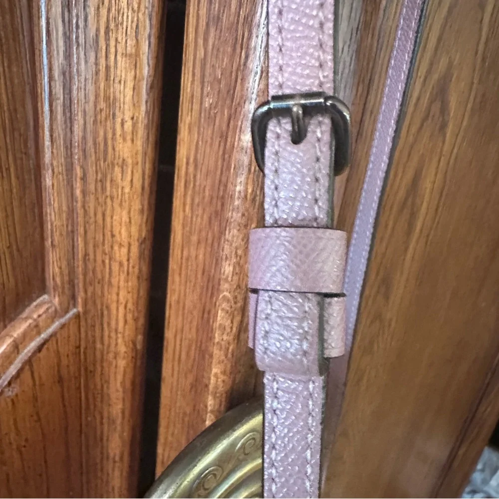 Coach messenger crossbody with hearts appliqué in Dusty Rose - Picture 4 of 16